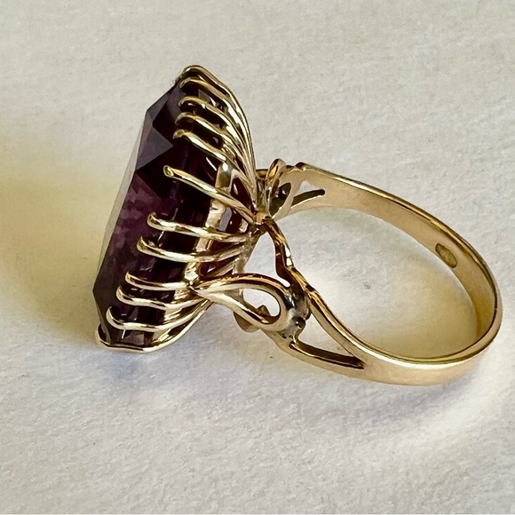 Solid Gold Created Alexandrite Ring - Picture 5 of 11